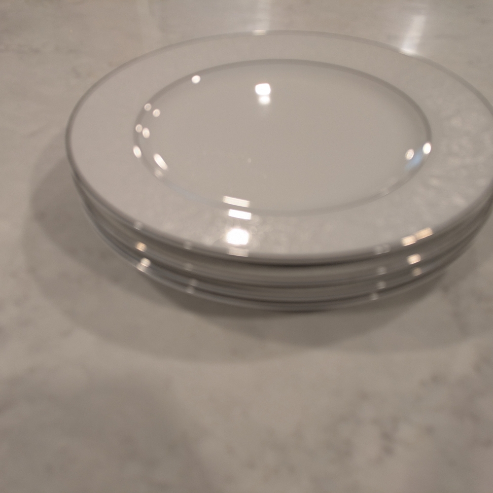 2 Crescent Chiny Japan & 2 Crown Victoria Fine China Japan Dinner Plate